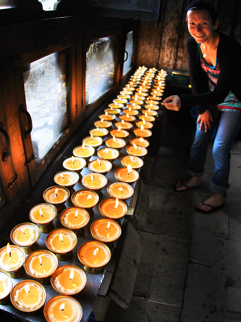 bhutan/paro_temple_candles_jen