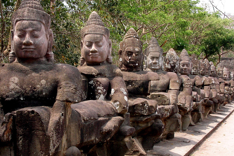 cambodia/angkor_south_gate