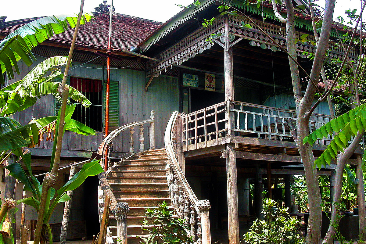 cambodia/kratie_rural_khmer_house