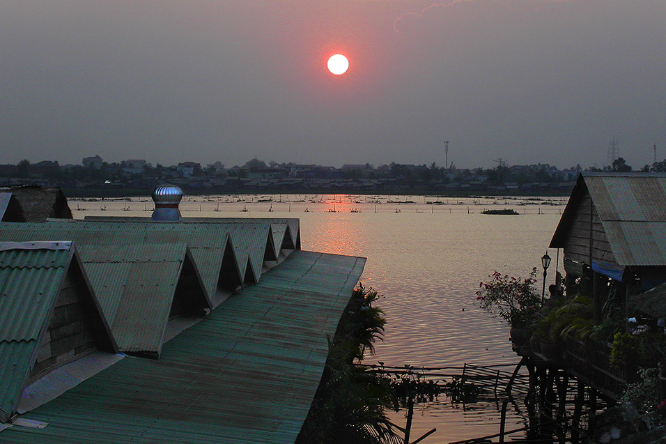 cambodia/phnom_penh_boeung_kak_sunset