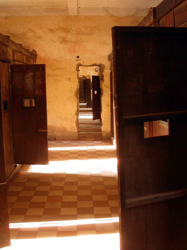 cambodia/prison_doors_vert