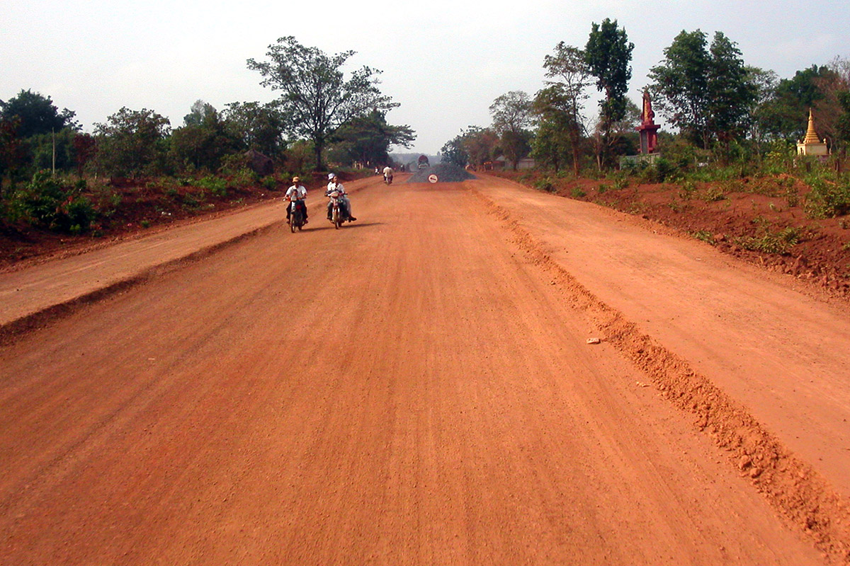cambodia/road_to_mondulkiri_red