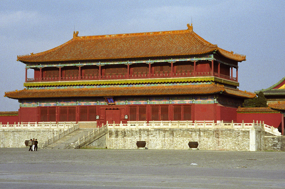 china/2001/forbidden_sunny_building