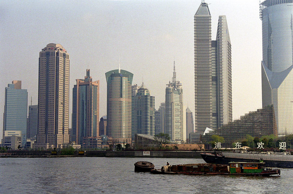china/2001/shanghai_skyline_2001