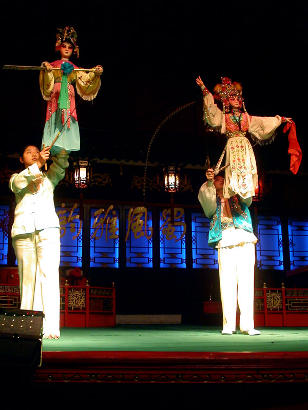 china/2004/chengdu_opera_puppets