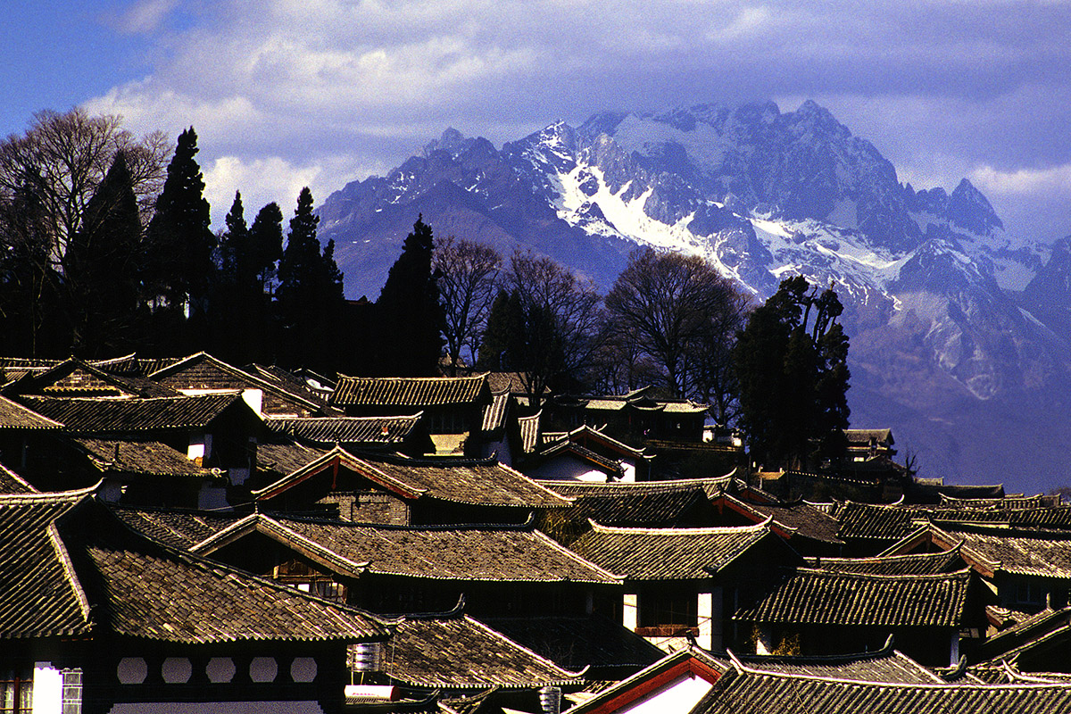 china/2004/lijiang_snow_crested_mountains