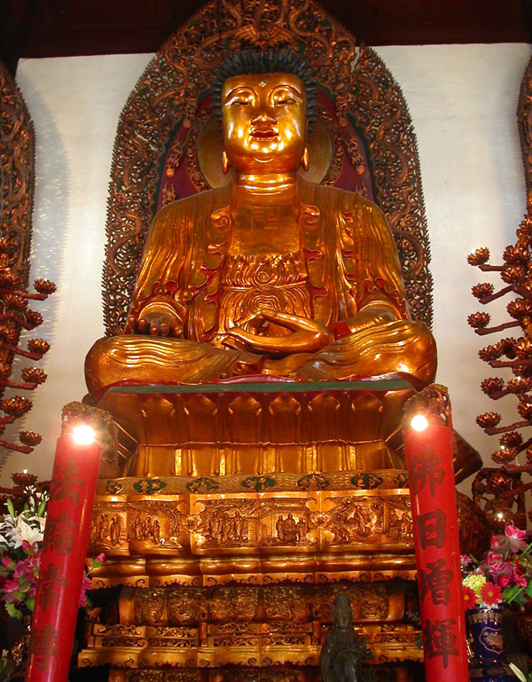 china/2004/shanghai_jade_temple_buddha