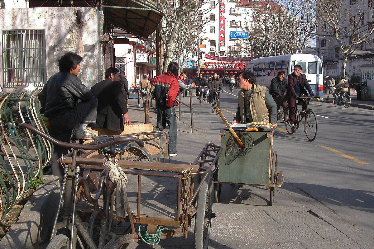 china/2004/shanghai_street_fight