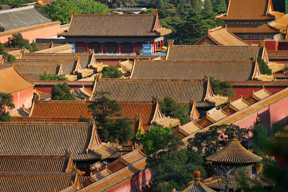 china/2006/beijing_forbidden_city_roofs_2