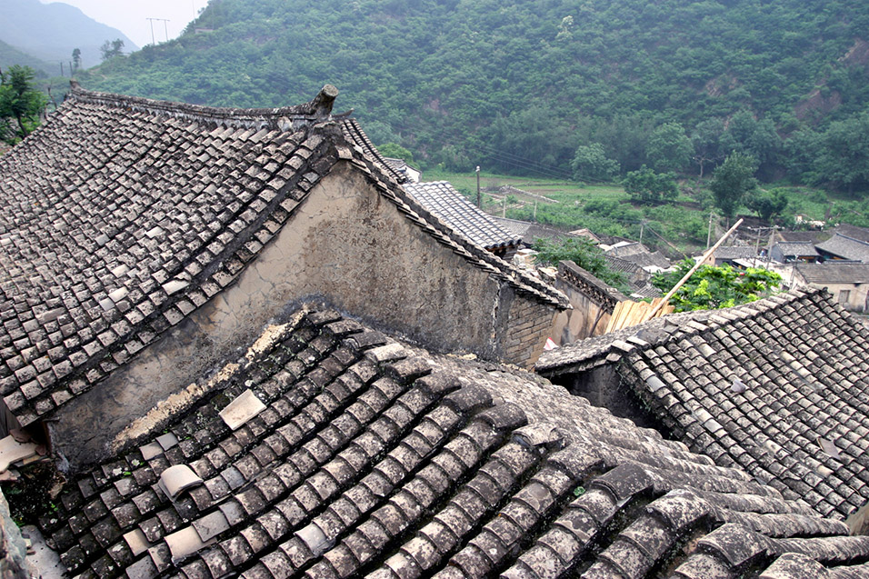 china/2006/cunadixia_roof