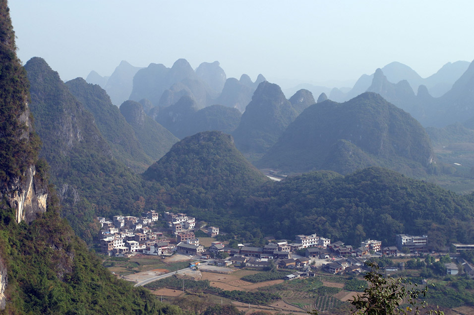 china/2007/yangshuo_view_from_moon_hill