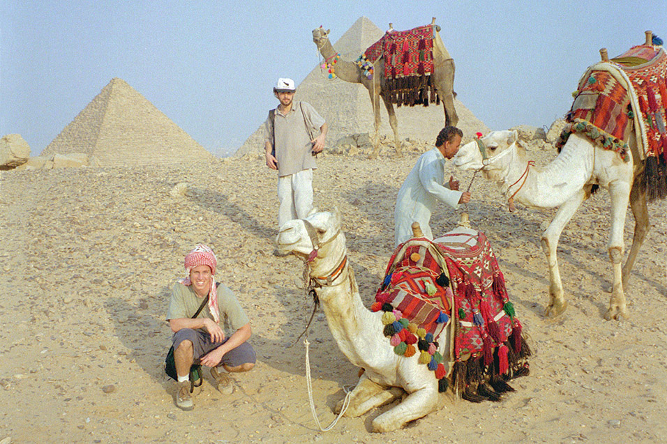 egypt/1998/pyramids_todd_brian_camels