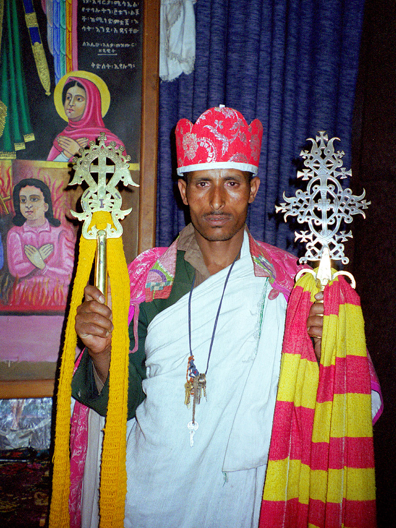 ethiopia/lalibela_priest