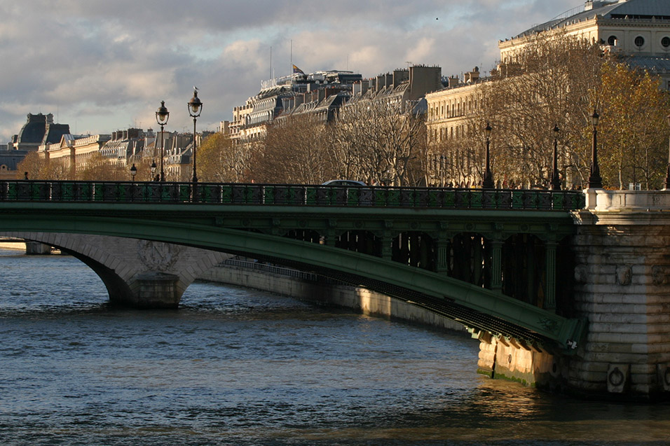france/paris_golden_hour_bridge