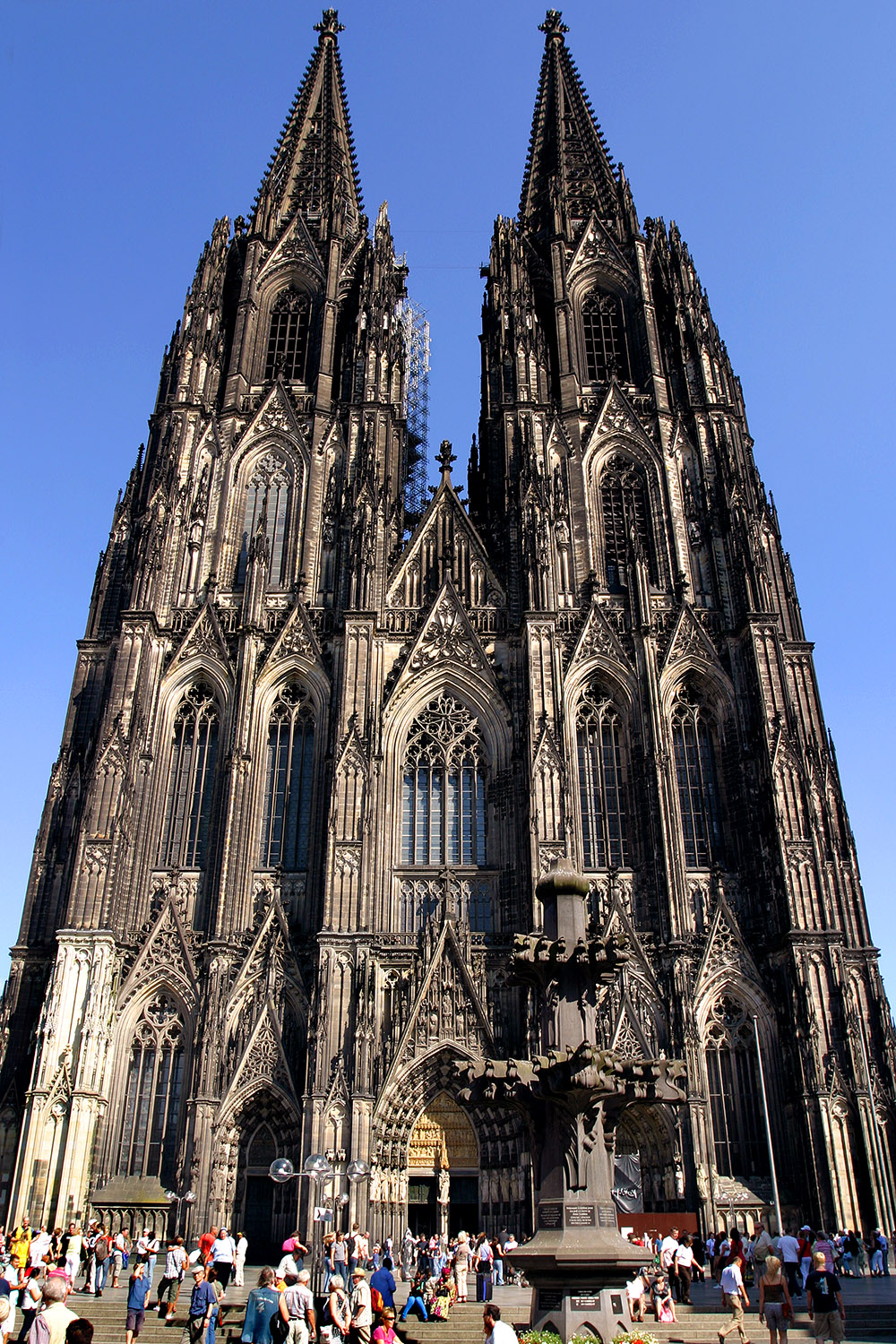 germany/koln_cathedral_day_vert