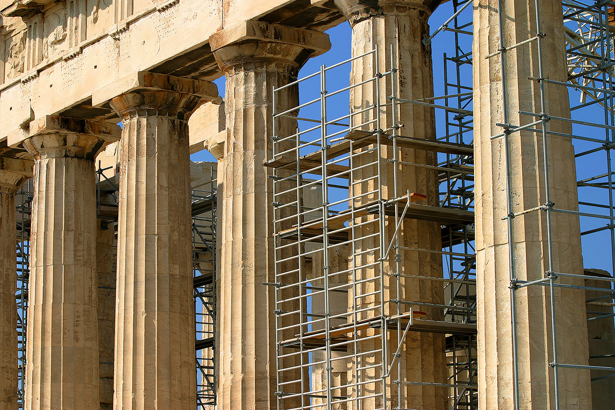 greece/acrapolis_pillars_scafolding_2