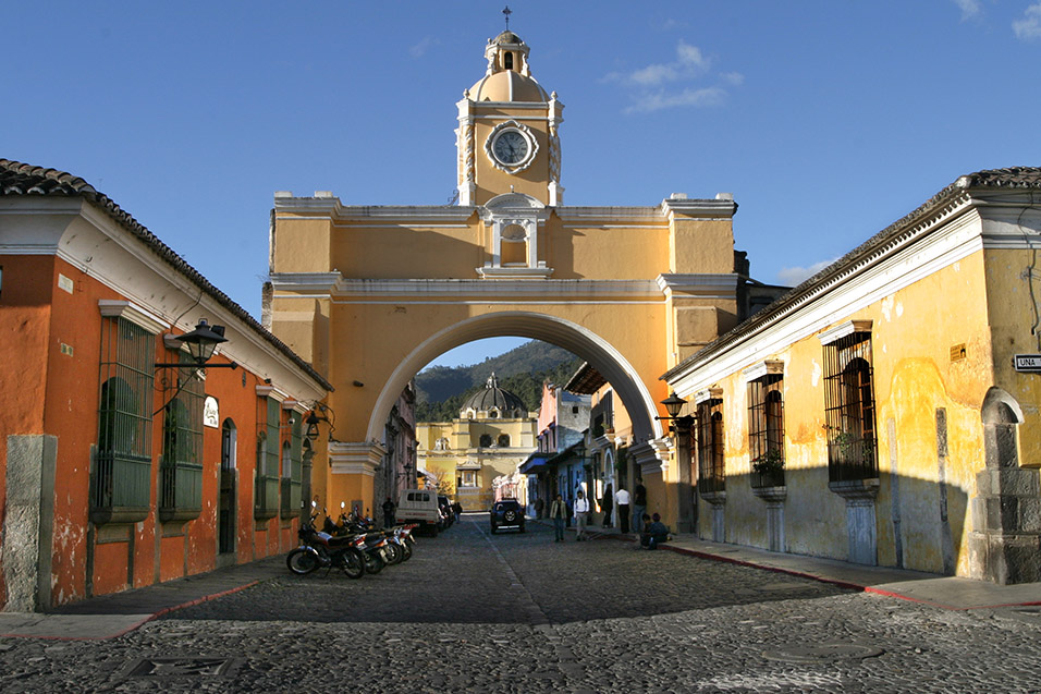 guatemala/antigua_yellow_arch
