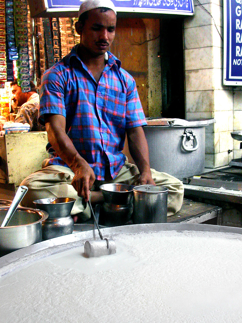 india/delhi_making_yogurt
