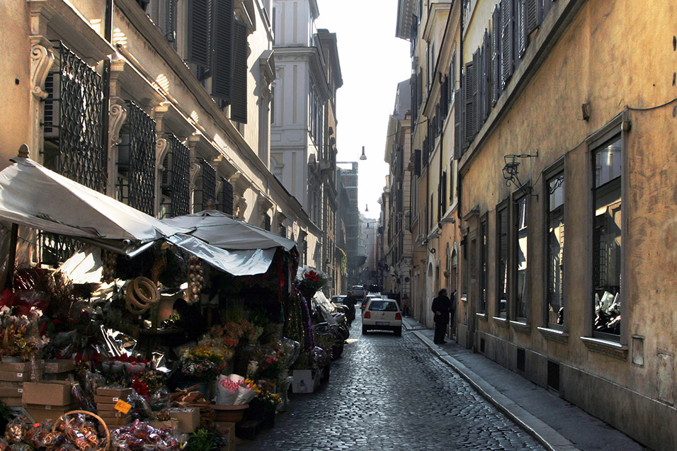 italy/rome_alley