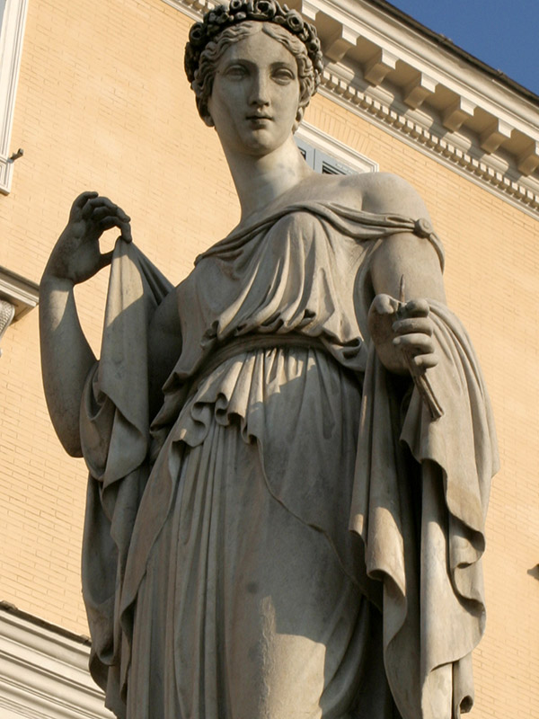 italy/rome_female_statue_vert_2