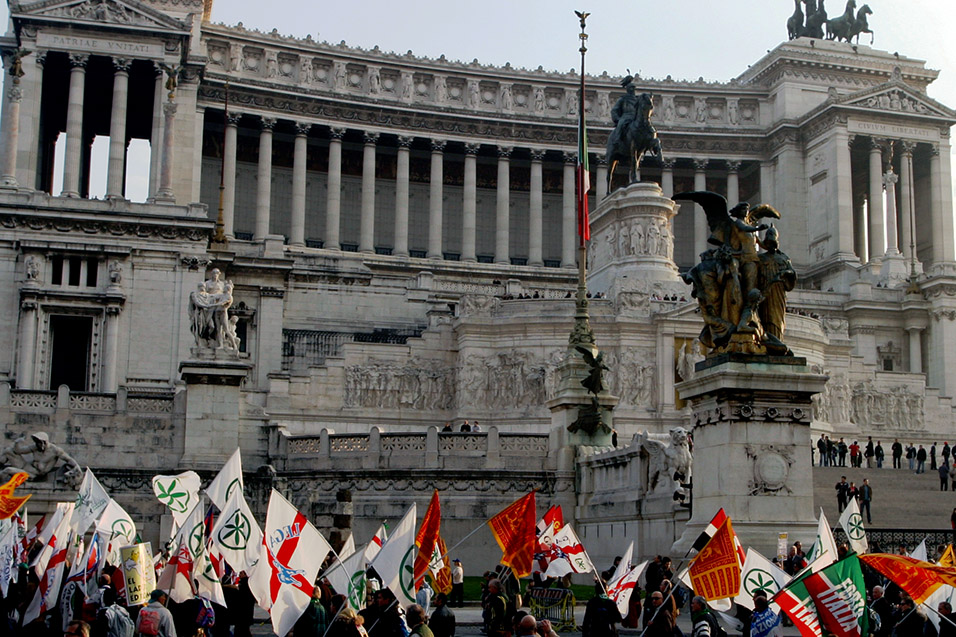 italy/rome_protest_building