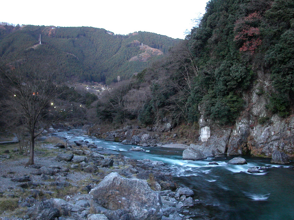 japan/2003/sake_hike_river