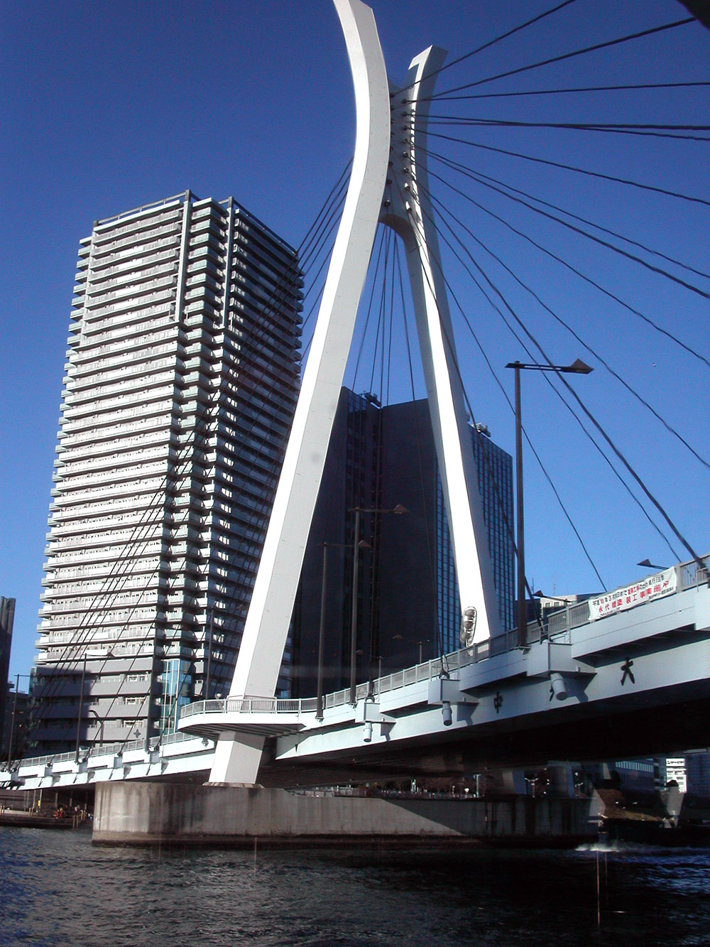 japan/2003/tokyo_river_bridge