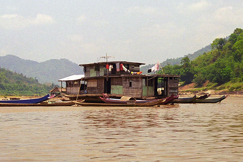 laos/mekong_house_boat