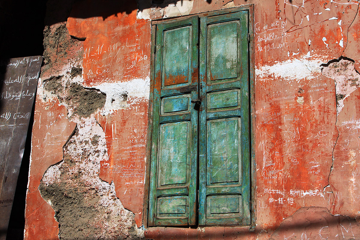 morocco/atlas_mountains_berber_village_doors