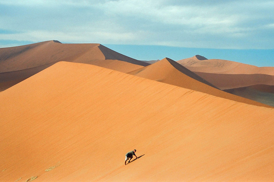 namibia/dune_45_todd_climbing