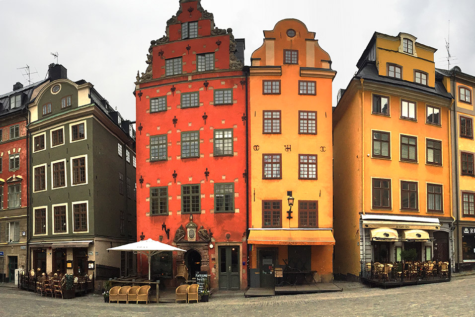 sweden/gamla_stan_square_buildings