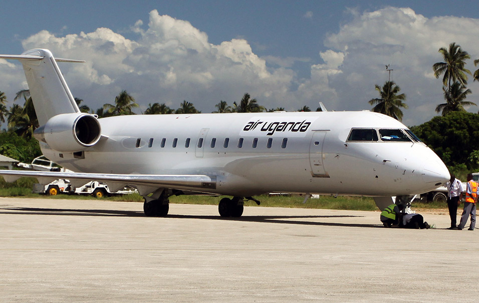 tanzania/2010/air_uganda_Bombardier_CRJ200ER