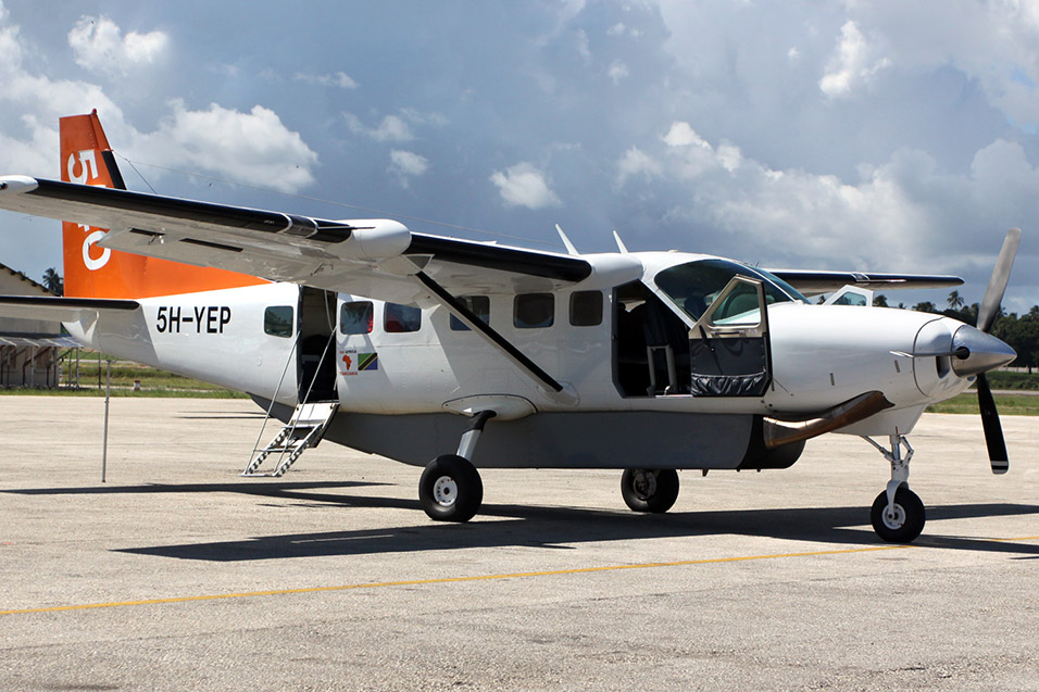 tanzania/2010/fly540_cessna_208B_Grand_Caravan_5H-YEP