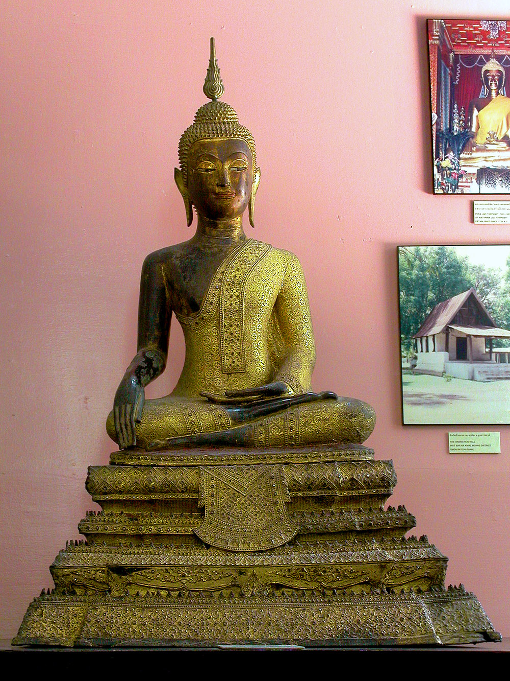 thailand/2004/ubon_museum_buddha