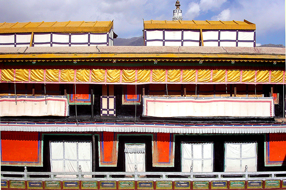 tibet/lhasa_potala_roof_shades