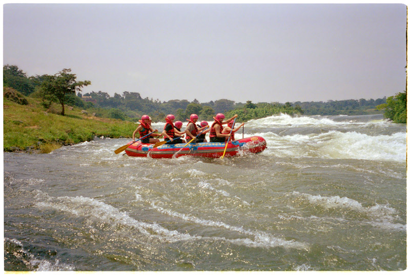 uganda/nile_rafting_side_view