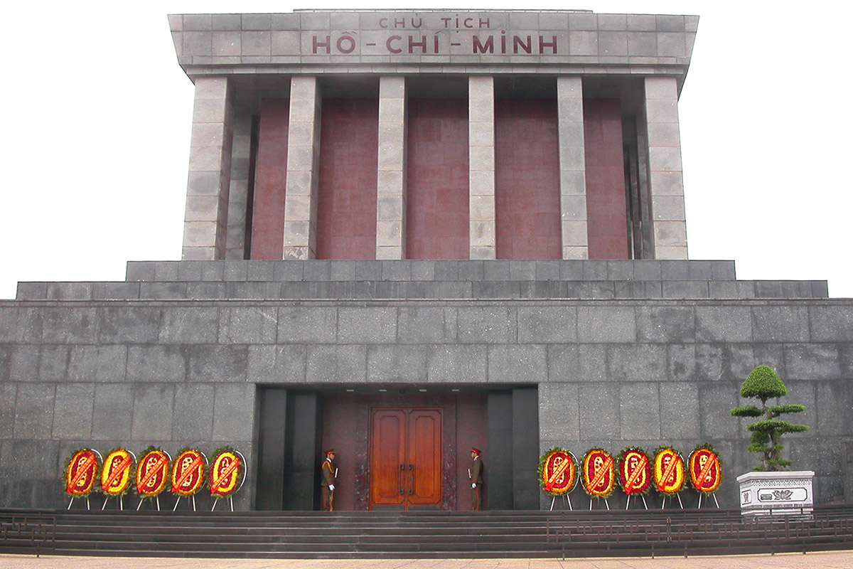 vietnam/hanoi_ho_chi_minh_tomb