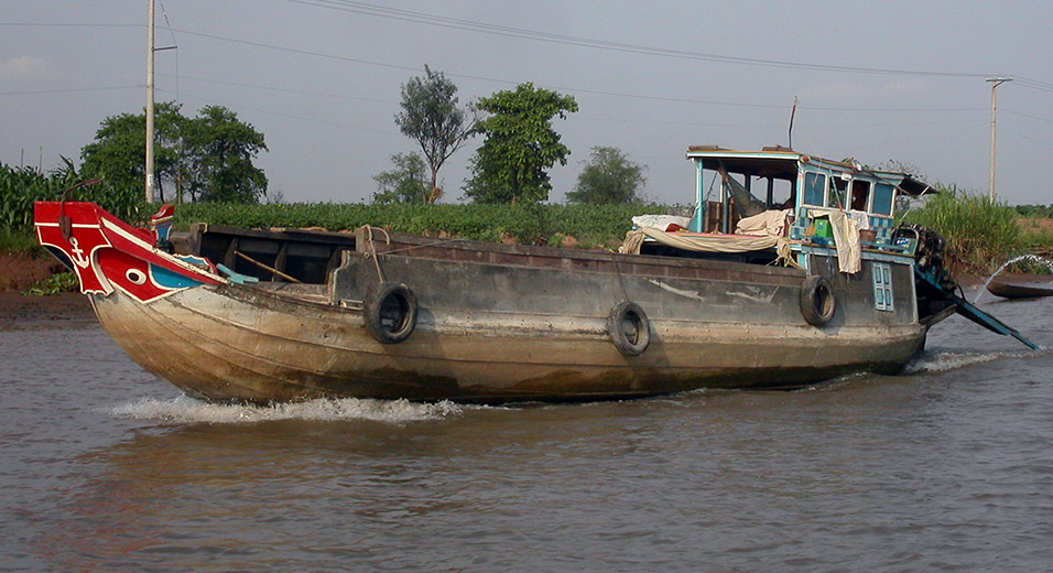 vietnam/mekong_river_boat
